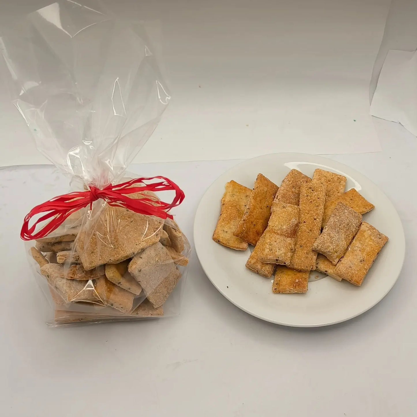 Домашни крекери със сирене