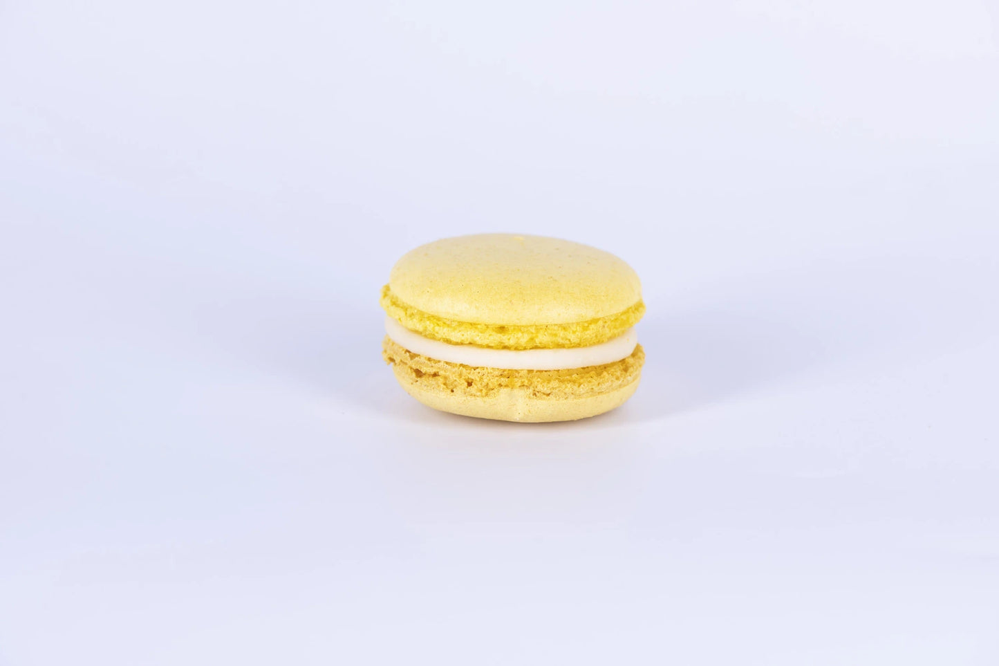 Френски макарон лимон
